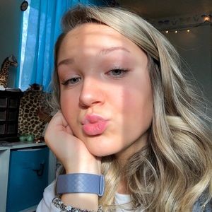 Meet your Posher, Leslie